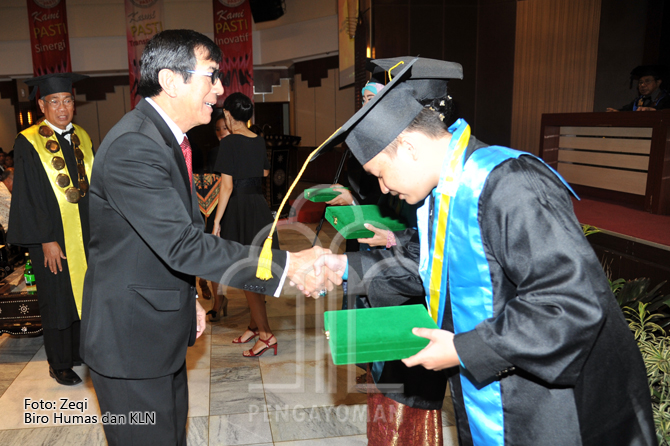 2015 10 03 Wisuda STIH Litigasi 2