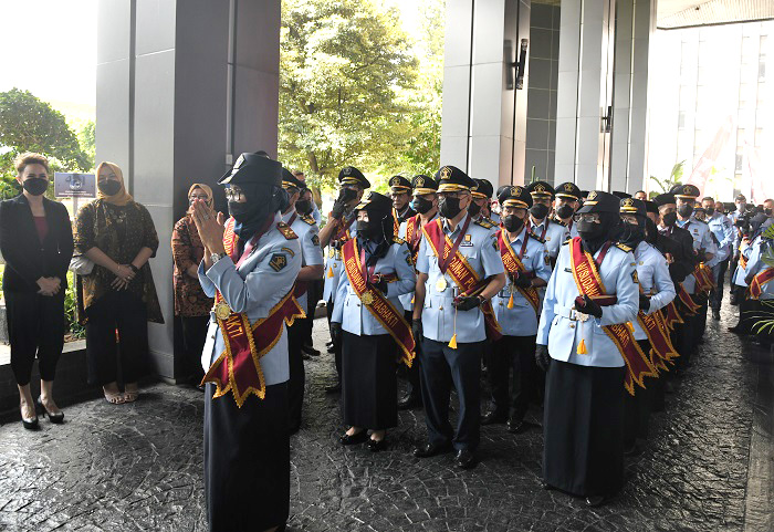 wisuda purna1