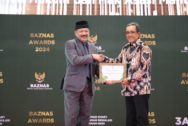 Menkumham Yasonna Raih Penghargaan Baznas Award 2024