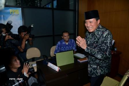 20140903 - H-1 Jumlah Pendaftar Calon Pimpinan KPK Membludak